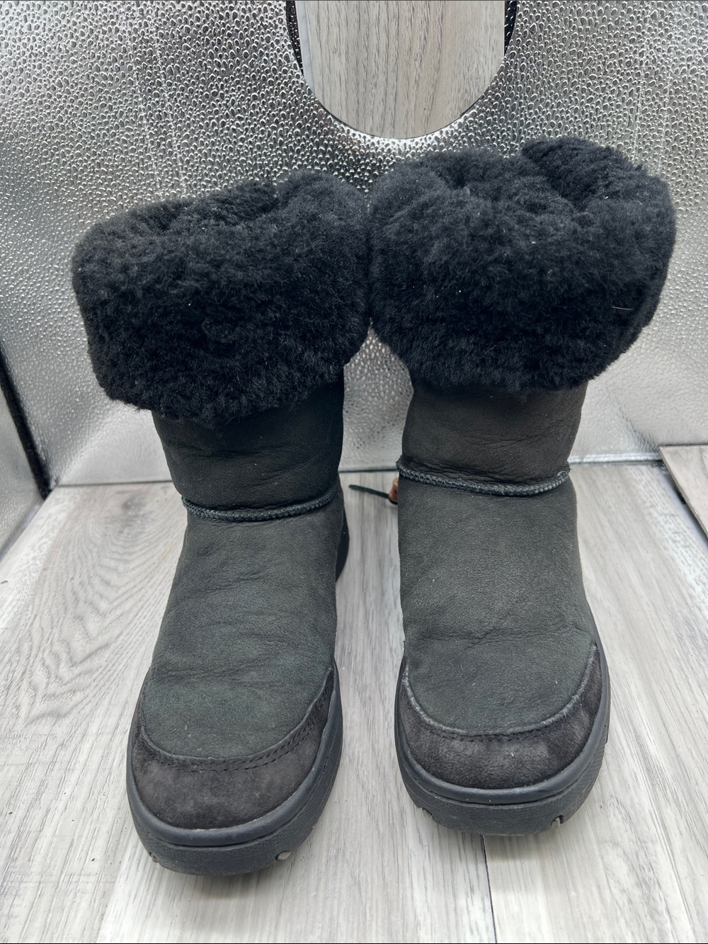 UGG Australia Women's Ultimate Bind 5219 Sheepskin Lined Snow Boots! Size 8